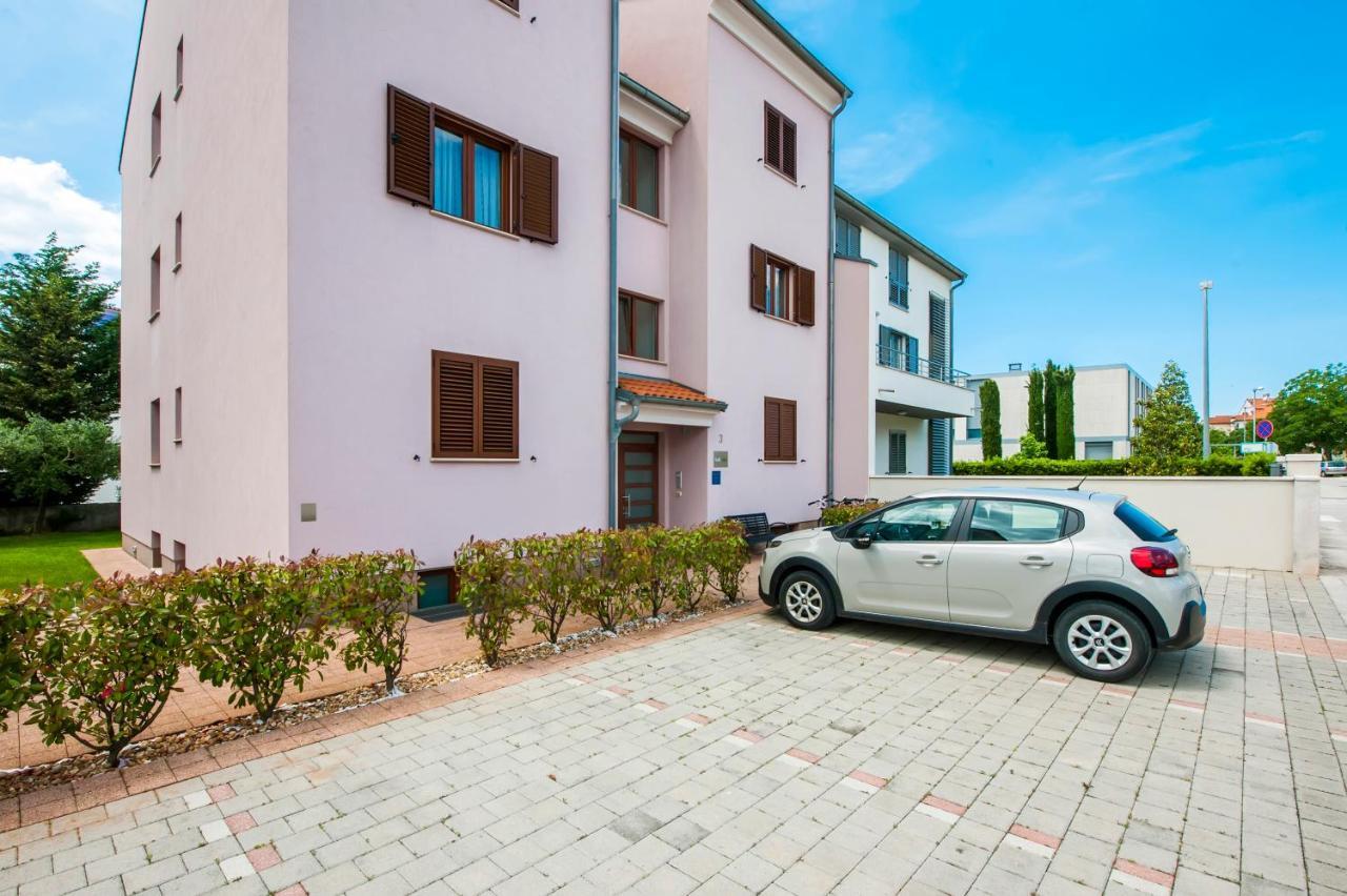 Apartments And Rooms Camaiore โรวีน ภายนอก รูปภาพ