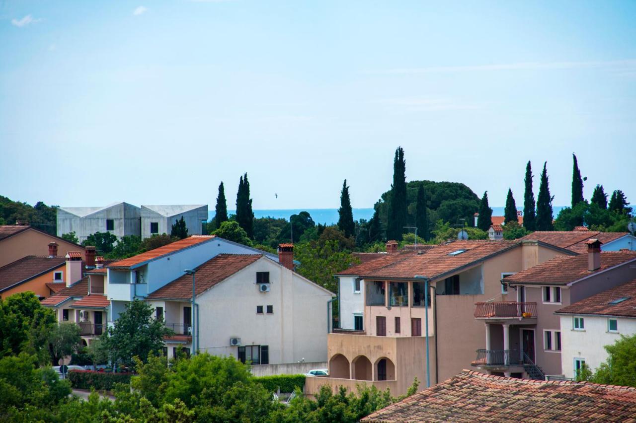 Apartments And Rooms Camaiore โรวีน ภายนอก รูปภาพ